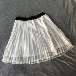 H&M Divided White Tulle Skirt